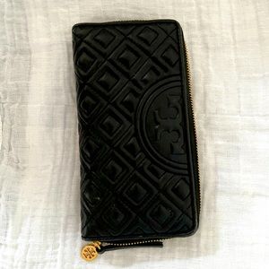 Tory Burch Fleming wallet